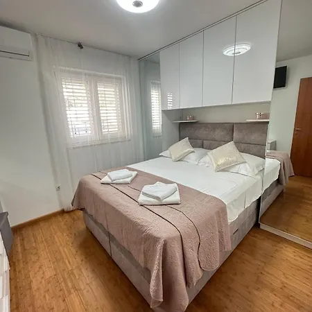 Laura Apartment Makarska
